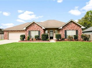 625 Foxfield Ln, Madisonville, LA 70447
