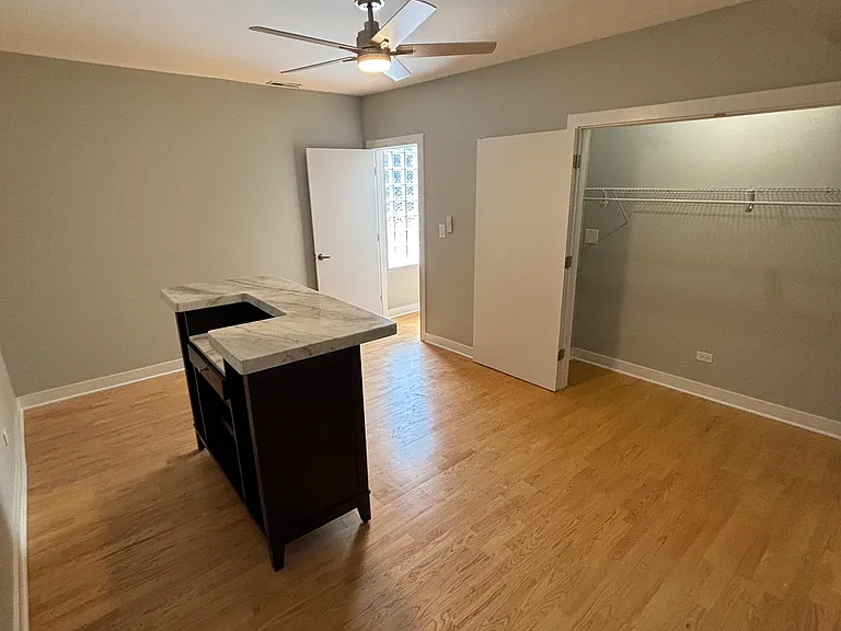 2245 W Barry Ave #2C — Photo 9