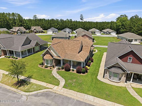 3rd image of 504 Somerset Drive