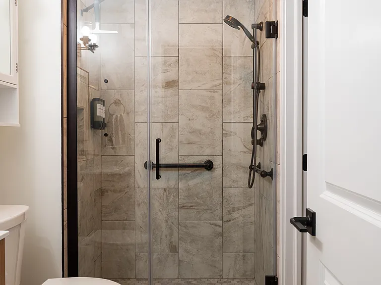 389 Lake Park Dr — Photo 17