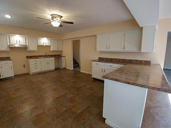 4th image of 883 Hillgail Cir SW