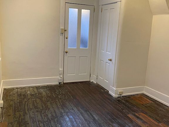 5th image of 814 Elm St #1A