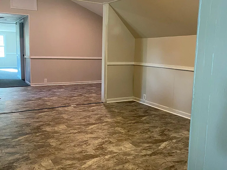 900 Henry St #B — Photo 9