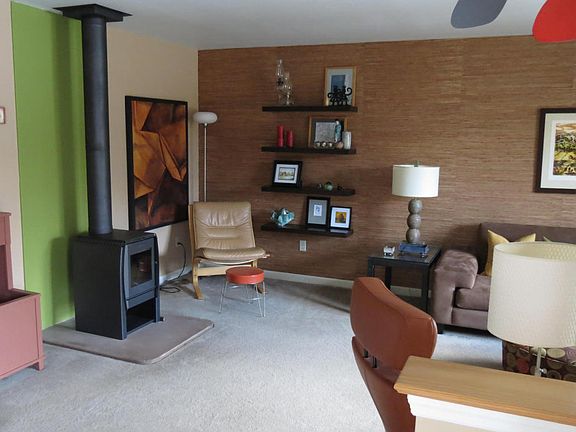 4th image of 700 S Hill Dr