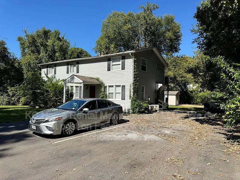 1 bed, 1.0 bath, $895 — Photo 3
