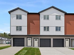 5 W Valarosa Park, Didsbury, AB T0M0W0