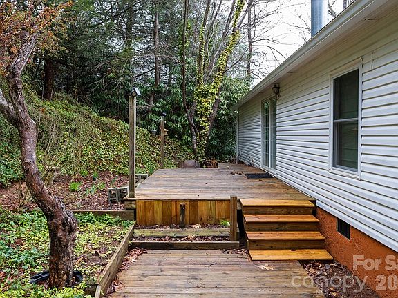 3rd image of 10 Savannah Cir