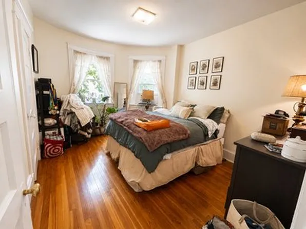 195 Winthrop Rd #3, Brookline, MA 02445