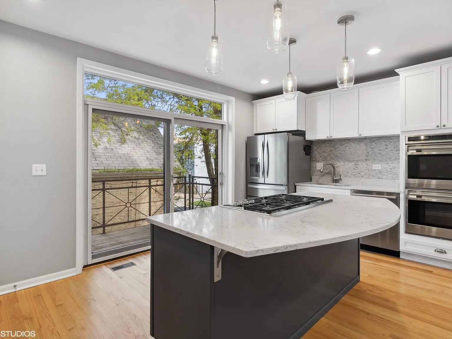 1101 N Wolcott Ave — Photo 4