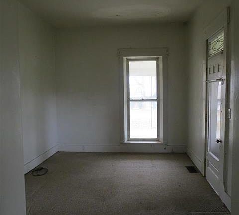 3rd image of 211 S East St