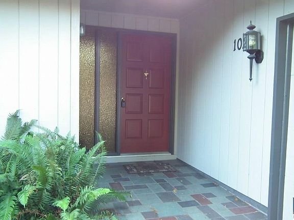 2nd image of 102 Northwestern Pl