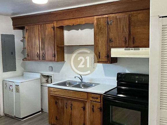 5th image of 175 Orange Ave #1
