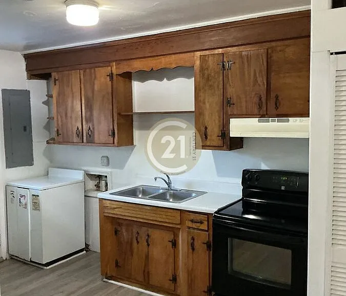 175 Orange Ave #1 — Photo 5