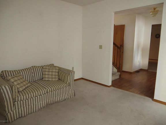 4th image of 153 Tanbark Ln