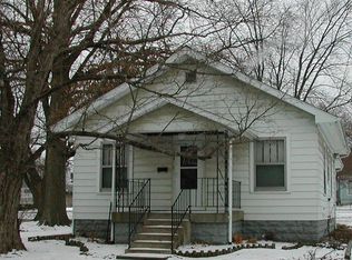 128 S East St, Olney, IL 62450