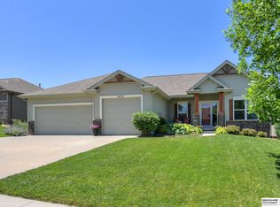 9404 S 70th Ave, Papillion, NE 68133
