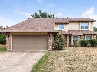 707 Dunaway Dr, Euless, TX 76040