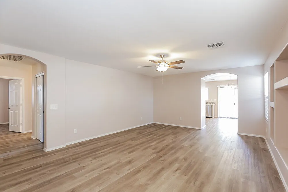 4 bed, 2.0 bath, 1463 sqft, $1,895 — Photo 4