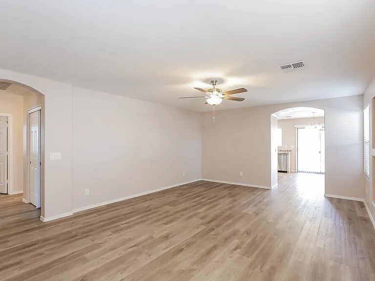 7302 S 253rd Ave — Photo 4