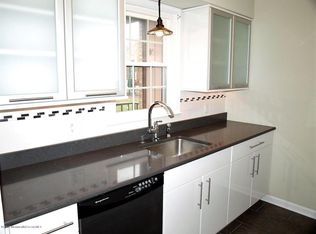801 Wellington Pl, Aberdeen, NJ 07747
