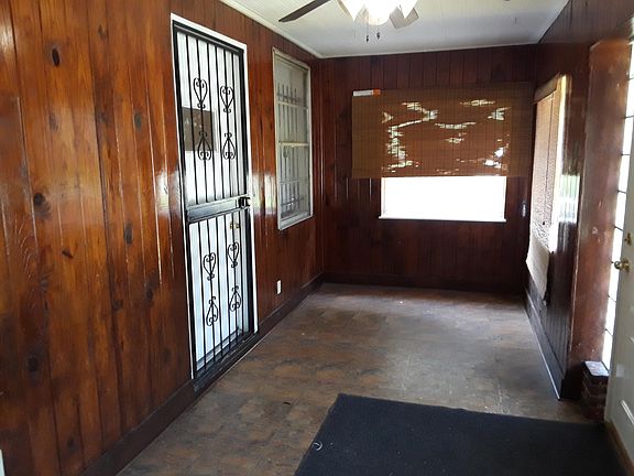 3rd image of 516 W 26th St