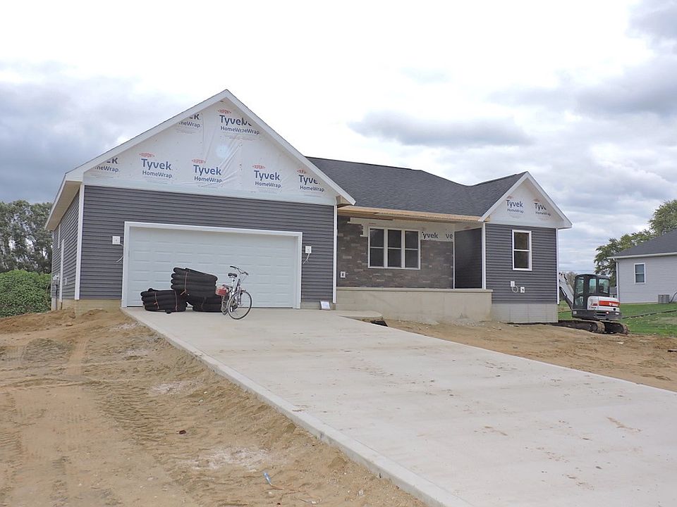 1st image of 1595 N Berkshire Dr