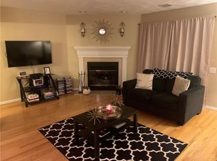 106 Trellis Dr, West Warwick, RI 02893
