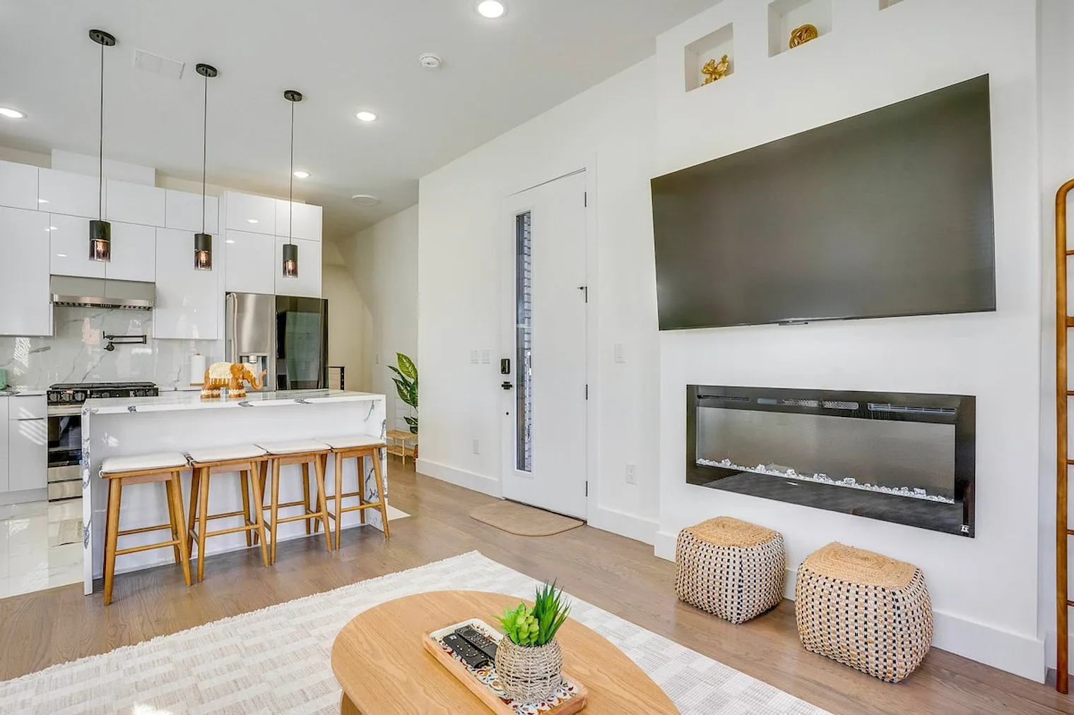 4 bed, 2.0 bath, 1291 sqft, $15,507 — Photo 3