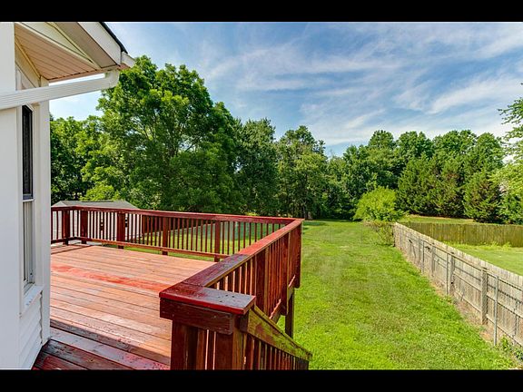 5th image of 1214 Dewberry Dr