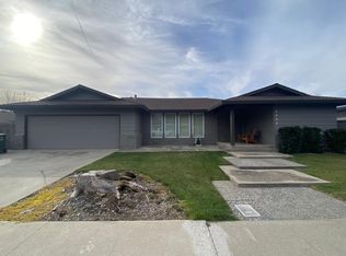 3305 Tiffany Ln, Modesto, CA 95350