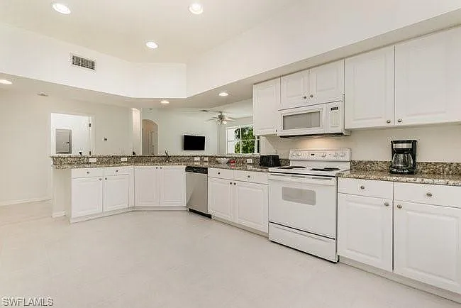 9021 Las Maderas Dr #202 — Photo 9