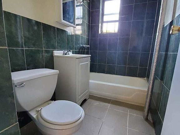 5th image of 410 New York Ave #6AA