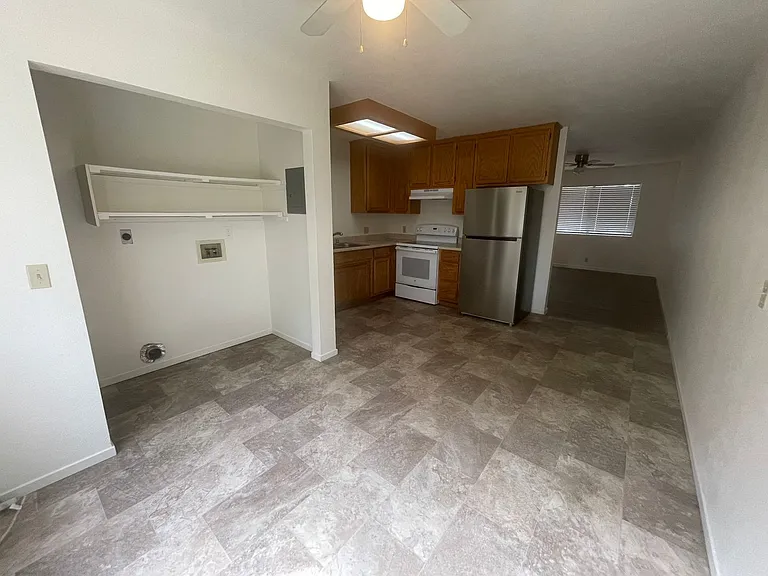 138 Patterson Ct — Photo 10