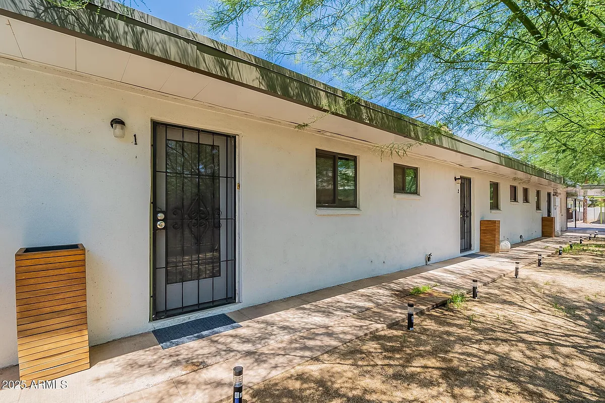 Photo 2 of 21 - 4351 N 36th St #1 - Phoenix, AZ Building Photo - 4351 N 36th St #1