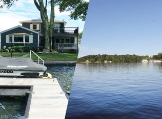 28 Benedict Dr, Lake Hopatcong, NJ 07849