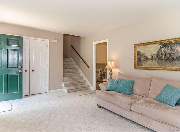 3rd image of 8309 Abercorn Ln