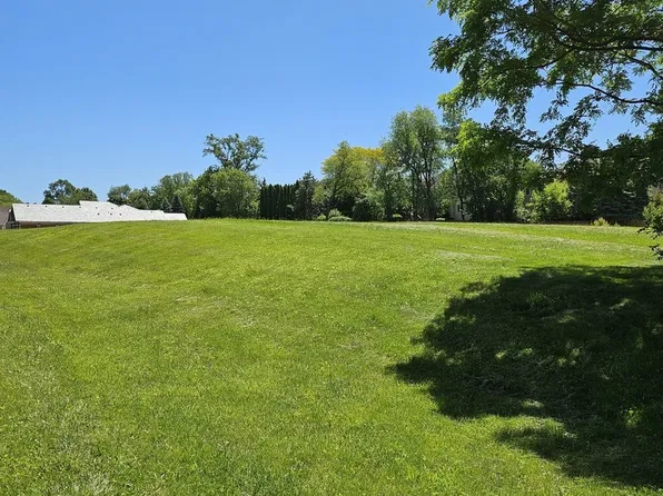 5804 Terra Cotta Rd, Crystal Lake, IL 60014