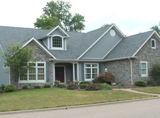 948 Camden Dr, Newark, OH 43055