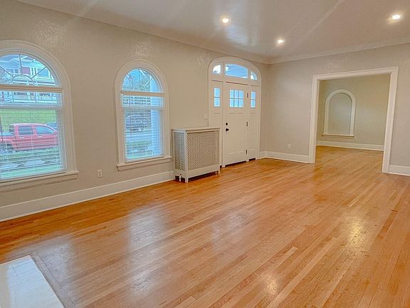 4th image of 707 N I St #11