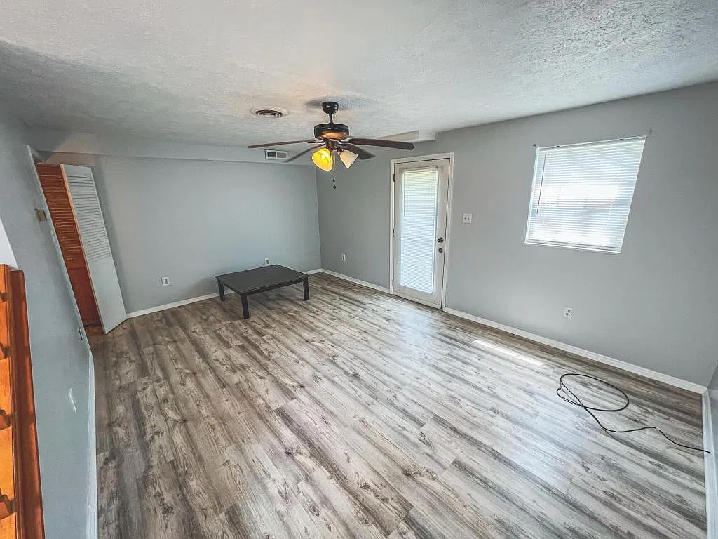 431 Spurgeon Ln, #102 — Photo 3