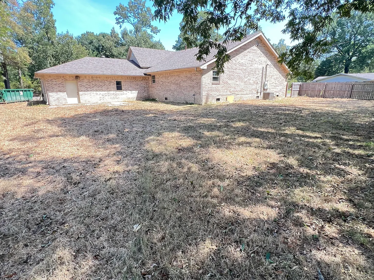 3 bed, 2312 sqft, $2,100 — Photo 4
