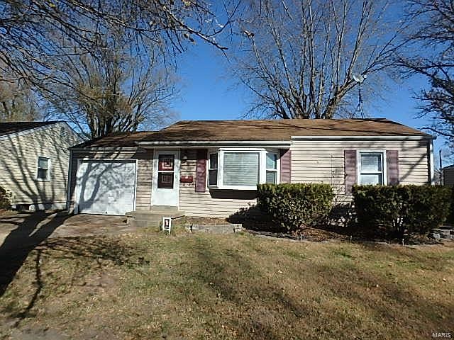 1st image of 867 Loekes Dr