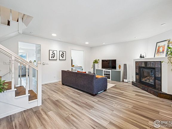 3rd image of 1521 Bradley Dr