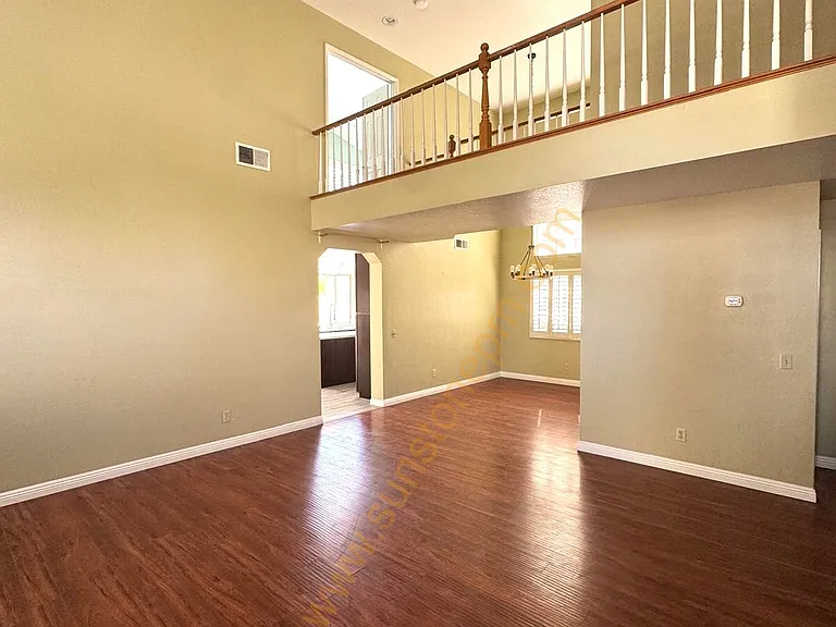 2180 Hedgerow Ln — Photo 4