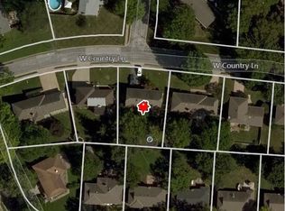 809 W Country Ln, Kansas City, MO 64114