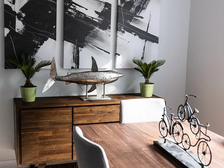 Lexington Garden Apartment — Photo 16