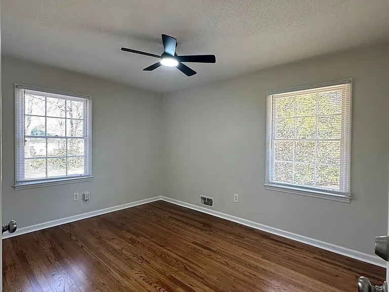 51 Lawanna Dr — Photo 25