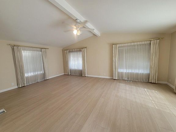 3rd image of 24987 Rosebrugh Ln