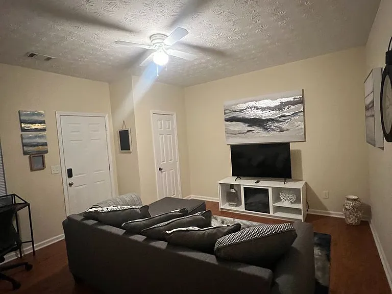 4030 Hill Station Ct — Photo 6