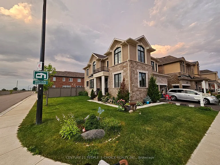 744 E Kennedy Cir W #UPPER — Photo 47